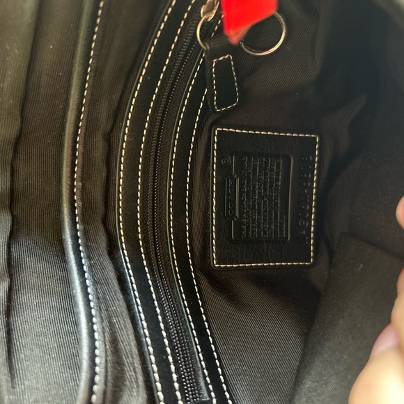 Coach Vintage Y2K Soho Shoulder Bag Signature Buckle Flap Black - Picture 8 of 8